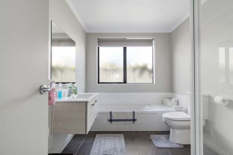 Photo of property in 2 Sable Lane, Pyes Pa, Tauranga, 3112