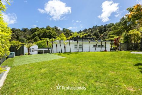 Photo of property in 6 Fendalton Crescent, Pinehaven, Upper Hutt, 5019