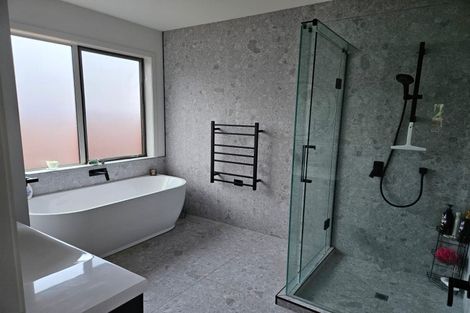 Photo of property in 5 Okoare Lane, Ferndale, New Plymouth, 4310