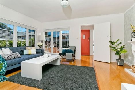 Photo of property in 1/48 Onepoto Road, Hauraki, Auckland, 0622