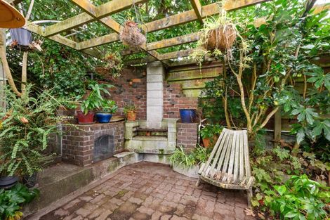 Photo of property in 40 Parkland Crescent, Terrace End, Palmerston North, 4410