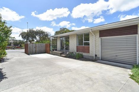 Photo of property in 1/40 Prestons Road, Redwood, Christchurch, 8051