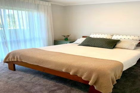 Photo of property in 1 Hoskins Avenue, Hillsborough, Auckland, 1042