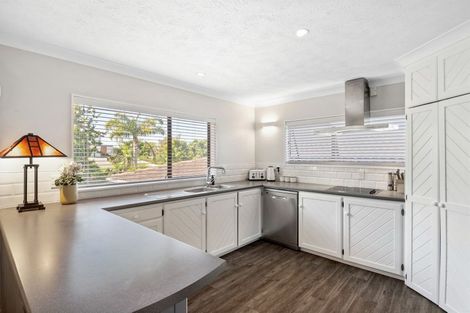 Photo of property in 2/57 Nigel Road, Browns Bay, Auckland, 0630