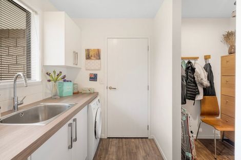 Photo of property in 24 Whitcombe Place, Darfield, 7571