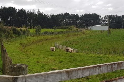 Photo of property in 221 Kahuterawa Road, Linton, Palmerston North, 4472