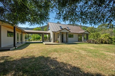 Photo of property in 28 Lady Cobham Grove, Anakiwa, Picton, 7281