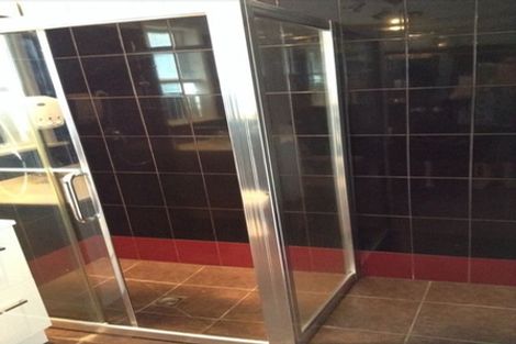 Photo of property in 1 Barnfield Place, Glendene, Auckland, 0602