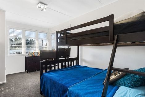 Photo of property in 83 Onewa Road, Northcote, Auckland, 0627