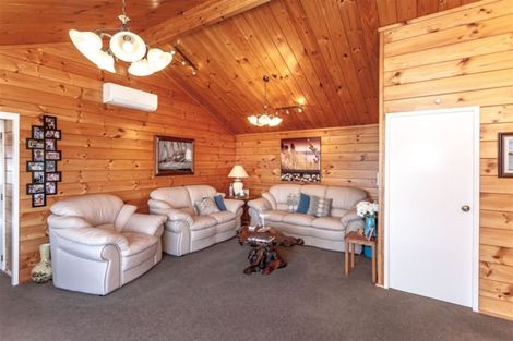 Photo of property in 136 Tirohanga Drive, Whangamata, 3620