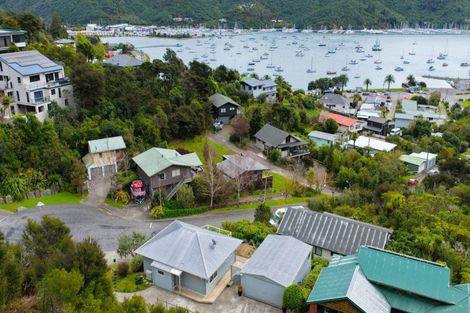 Photo of property in 22 Amelia Crescent, Waikawa, Picton, 7220