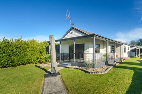 Photo of property in 6 Willowstream Grove, Cloverlea, Palmerston North, 4412