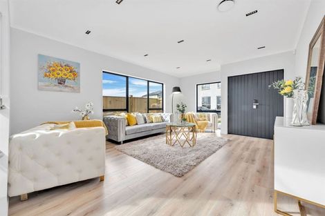 Photo of property in 30 Ballyalton Crescent, Flat Bush, Auckland, 2019