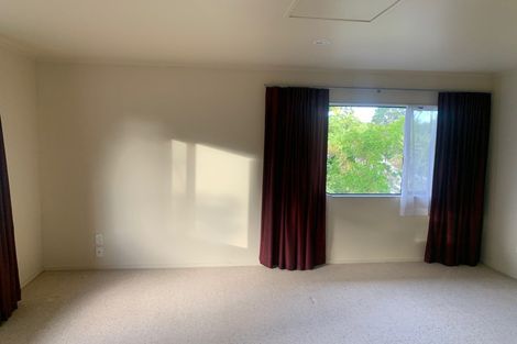 Photo of property in 5 Trotting Terrace, Fairview Heights, Auckland, 0632