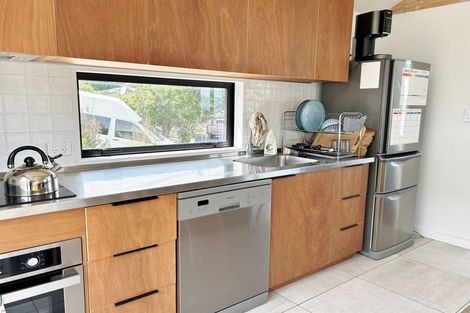 Photo of property in 17a Cornwall Road, Lyttelton, 8082