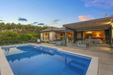 Photo of property in 572 Ormiston Road, Flat Bush, Manurewa, 2576