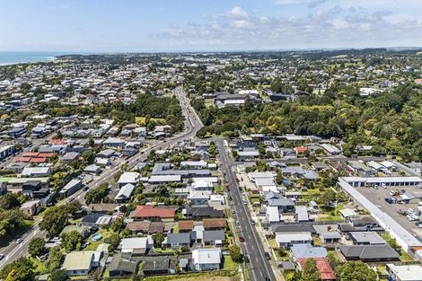 Photo of property in 141 Lemon Street, Strandon, New Plymouth, 4312
