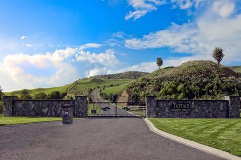 Photo of property in Tapuae, 1 Washer Road, Omata, New Plymouth, 4374