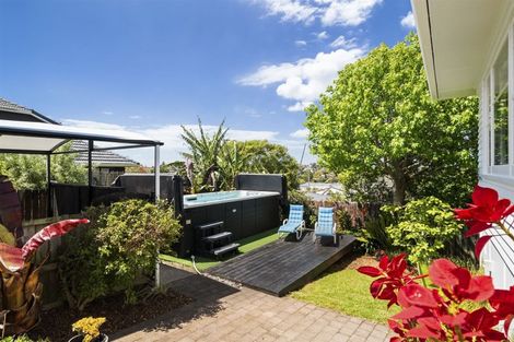 Photo of property in 1/63 Gladstone Road, Northcote, Auckland, 0627
