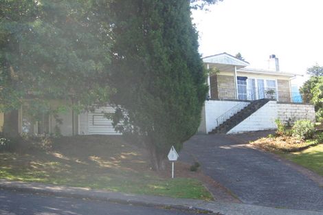 Photo of property in 8 Woodcote Drive, Glenfield, Auckland, 0629