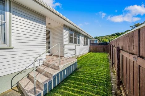 Photo of property in 32 Rangituhi Crescent, Takapuwahia, Porirua, 5022