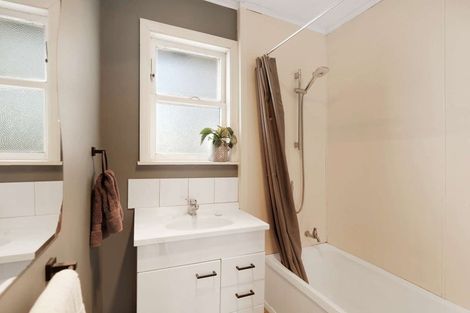 Photo of property in 43 Lewis Avenue, Aramoho, Whanganui, 4500