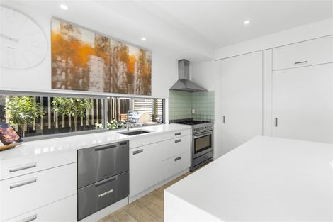 Photo of property in 71 Clare Road, St Albans, Christchurch, 8014