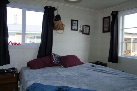 Photo of property in 42 Chaucer Street, Milton, 9220