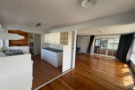 Photo of property in 5 Bird Grove, Stokes Valley, Lower Hutt, 5019