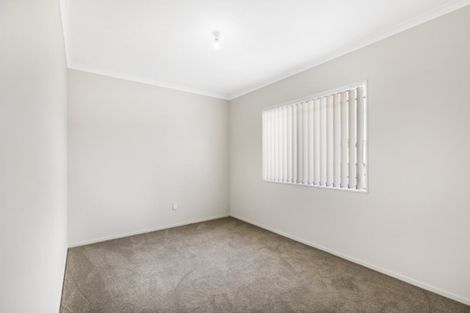 Photo of property in 30 Etherton Drive, Weymouth, Auckland, 2103