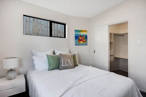 Photo of property in 1/129 Lancaster Road, Beach Haven, Auckland, 0626