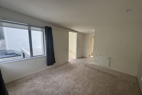 Photo of property in 22 Tiketike Way, Brooklyn, Wellington, 6021