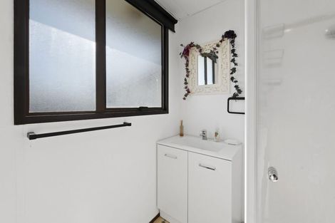 Photo of property in 121 Shifnal Drive, Randwick Park, Auckland, 2105