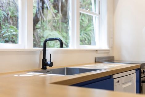 Photo of property in 2 The Rigi, Northland, Wellington, 6012