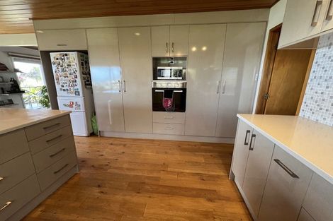 Photo of property in 17 Constable Lane, West Harbour, Auckland, 0618