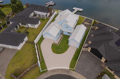 Photo of property in 17 Waitotara Way, Whitianga, 3510