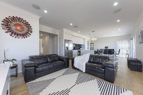 Photo of property in 2 Tauwaka Crescent, Riverhead, 0820