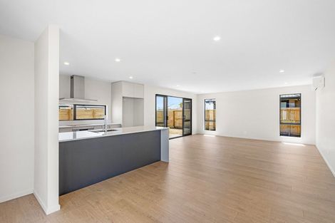 Photo of property in 13 Vista Crescent, Maoribank, Upper Hutt, 5018