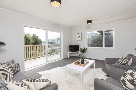 Photo of property in 44 Sungrove Rise, Sunnyvale, Auckland, 0612
