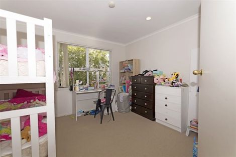 Photo of property in 306 Sunset Road, Windsor Park, Auckland, 0632