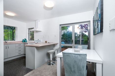 Photo of property in 76 Birdwood Road, Swanson, Auckland, 0612