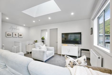 Photo of property in 20b Rarangi Way, Owhiro Bay, Wellington, 6023