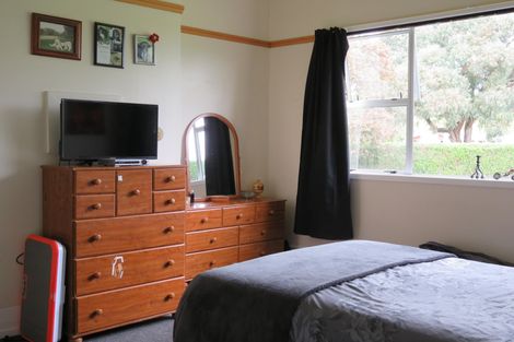 Photo of property in 5 Main Road, Pleasant Point, 7903