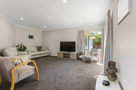 Photo of property in 9a Karina Road, Merrilands, New Plymouth, 4312