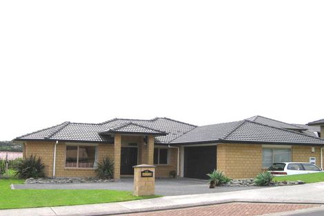 Photo of property in 30 Chadlington Avenue, Henderson, Auckland, 0612