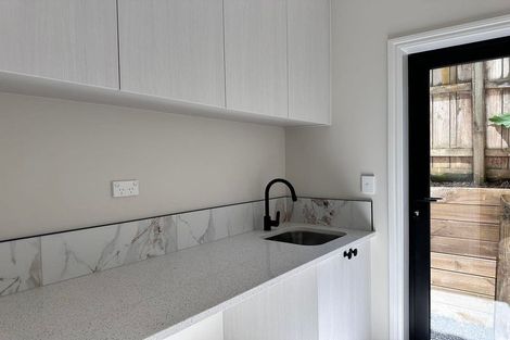 Photo of property in 17a Artesia Close, Shamrock Park, Auckland, 2016