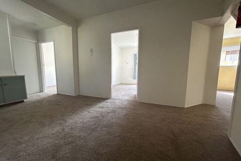 Photo of property in 392 Glenfield Road, Glenfield, Auckland, 0629