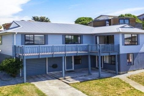 Photo of property in 68 Pikarere Street, Titahi Bay, Porirua, 5022