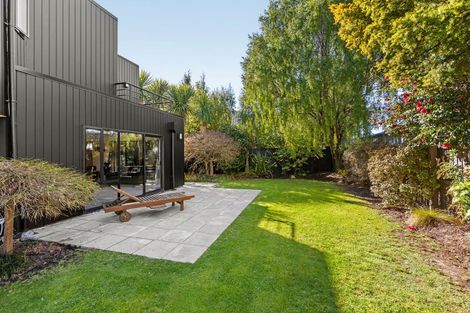 Photo of property in 28 Huntingdon Place, Avonhead, Christchurch, 8042