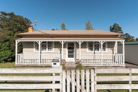 Photo of property in 30 Johnston Street, Featherston, 5710